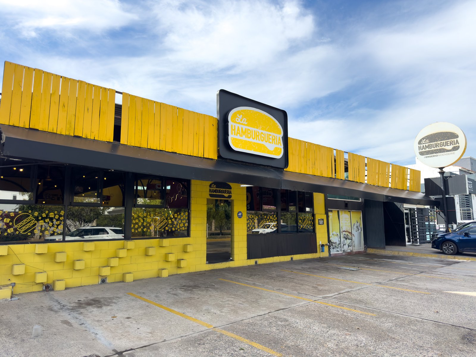 LOCAL HAMBURGUERIA (1)
