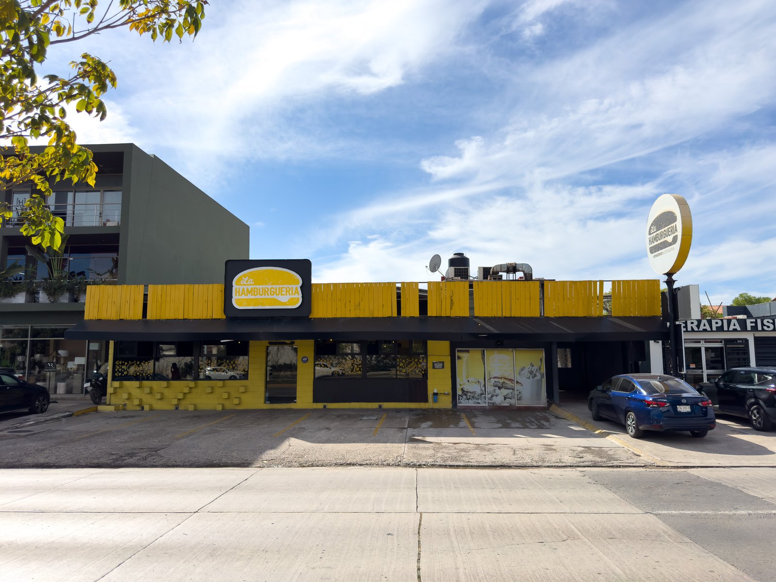 LOCAL HAMBURGUERIA (2)