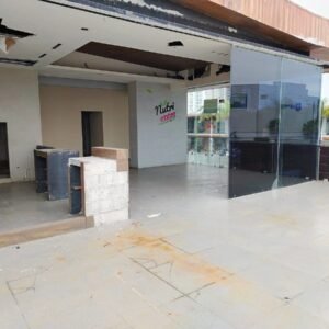 Terraza del local comercial E1 en Plaza Laguna Mazatlán