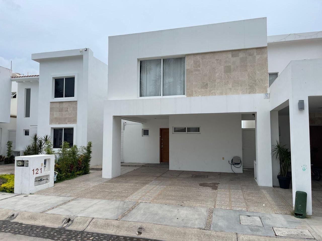 CASA FRACC. EL ENCANTO (1)