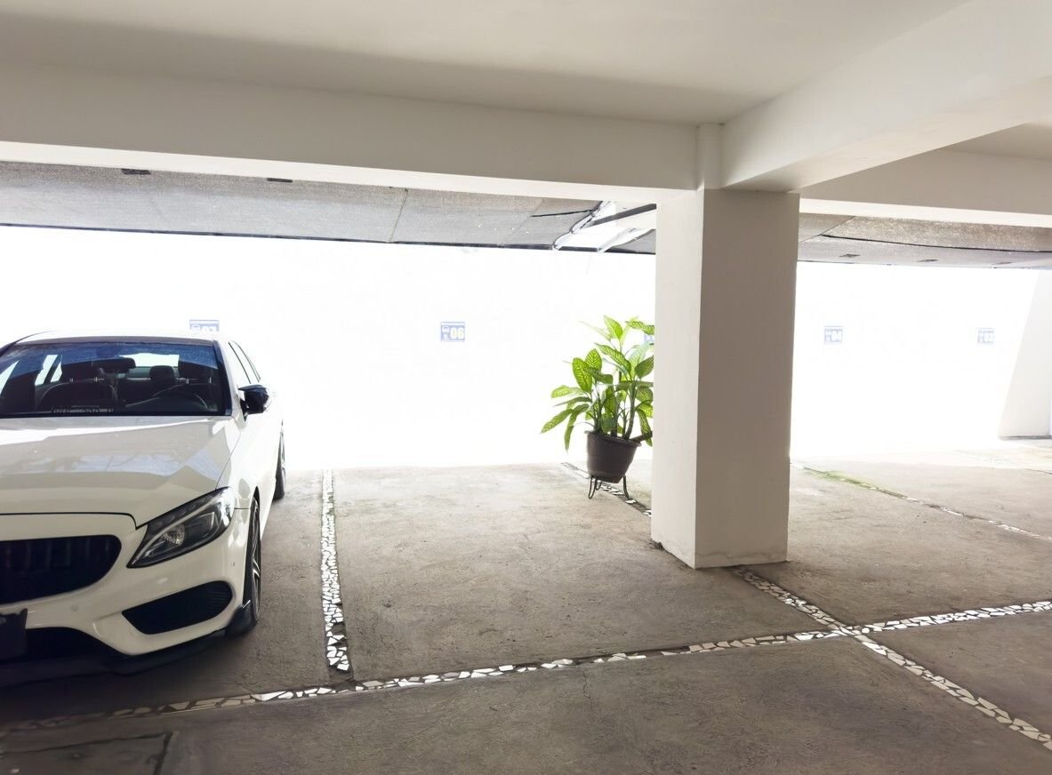 Estacionamiento techado